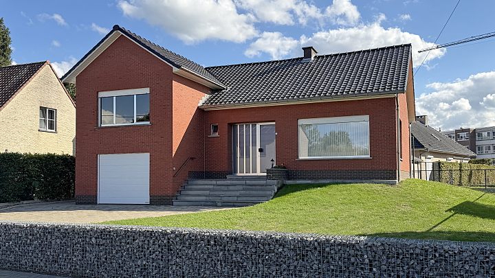 Instapklaar landhuis van 215m² op 5 are 79 ca - 3 slaapkamers, garage